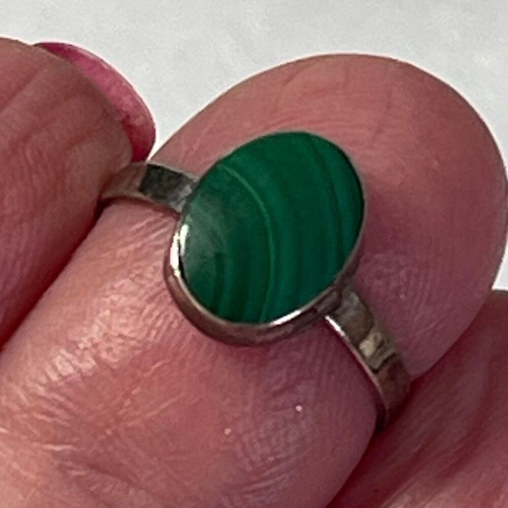 Vintage sterling silver Malachite cabochon size 4:25 ring